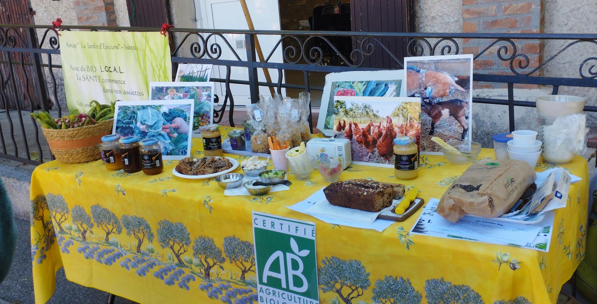 Stand au vide grenier de Rassuen